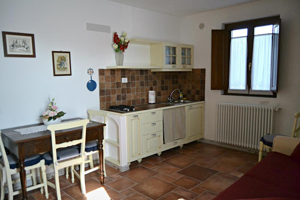 B&B A Casa Dell'Iside Pistoia Rum bild